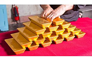 Gold Breaks $2,700: A New Era Begins