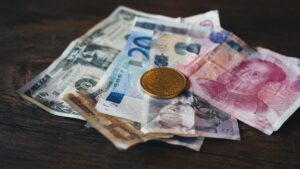 Gold Price Forecast 2026–2027: Key Predictions from Top Analysts