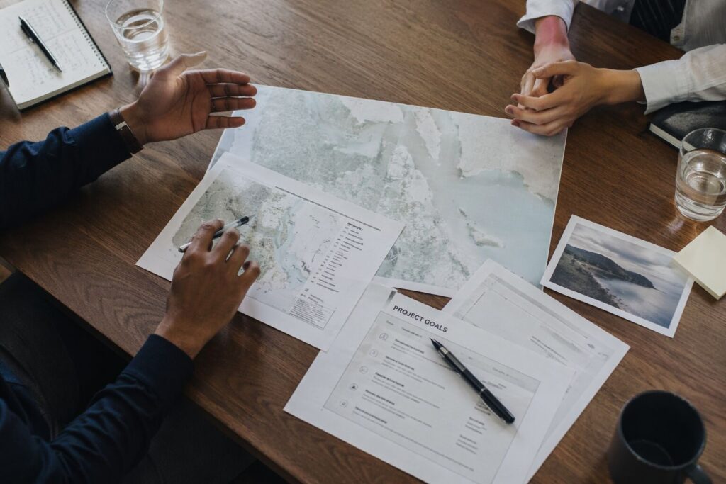 Silver Holds Near $80 as Iran Ceasefire Revives Rate-Cut Bets